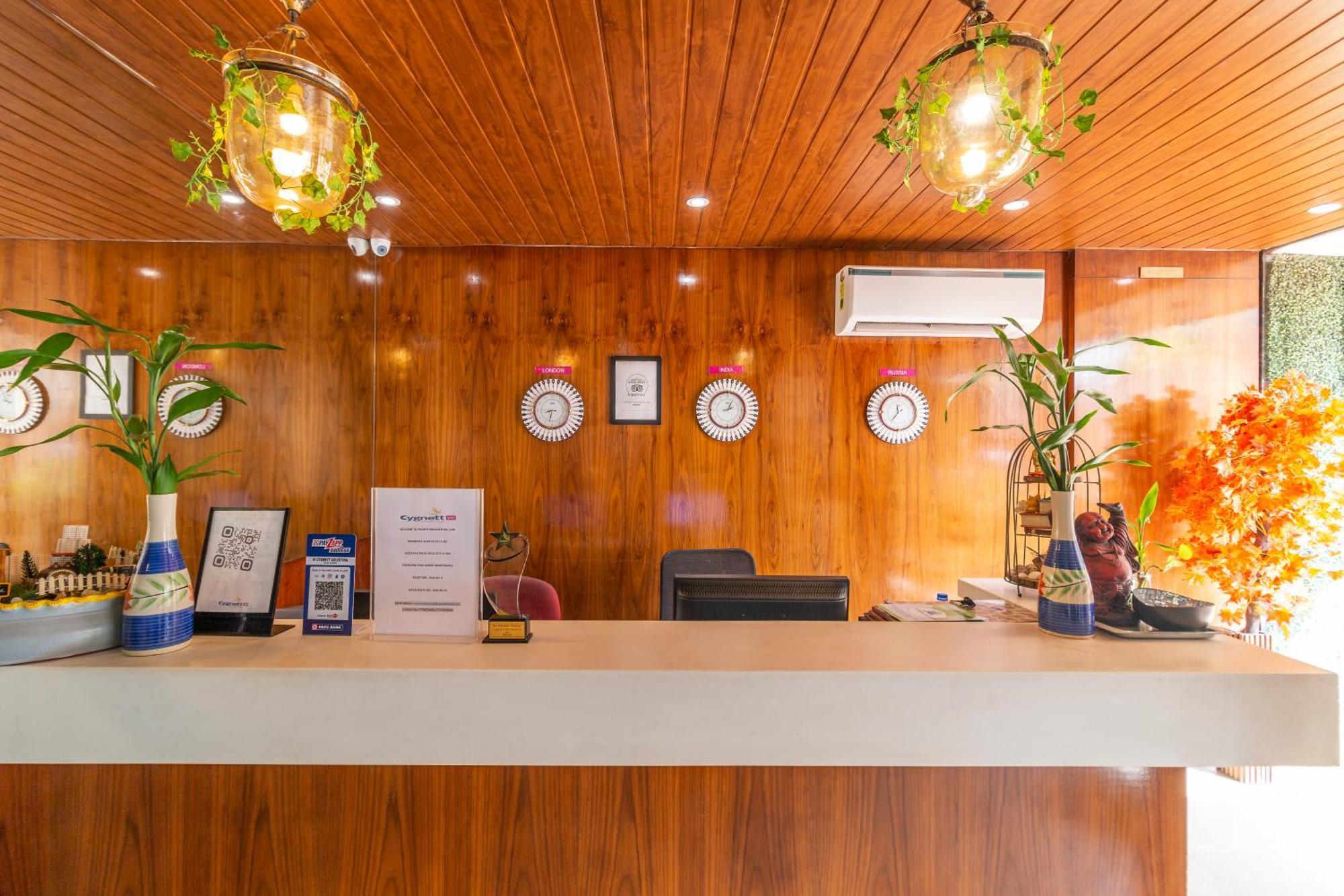 Hotel Celestiial , Candolim Ngoại thất bức ảnh