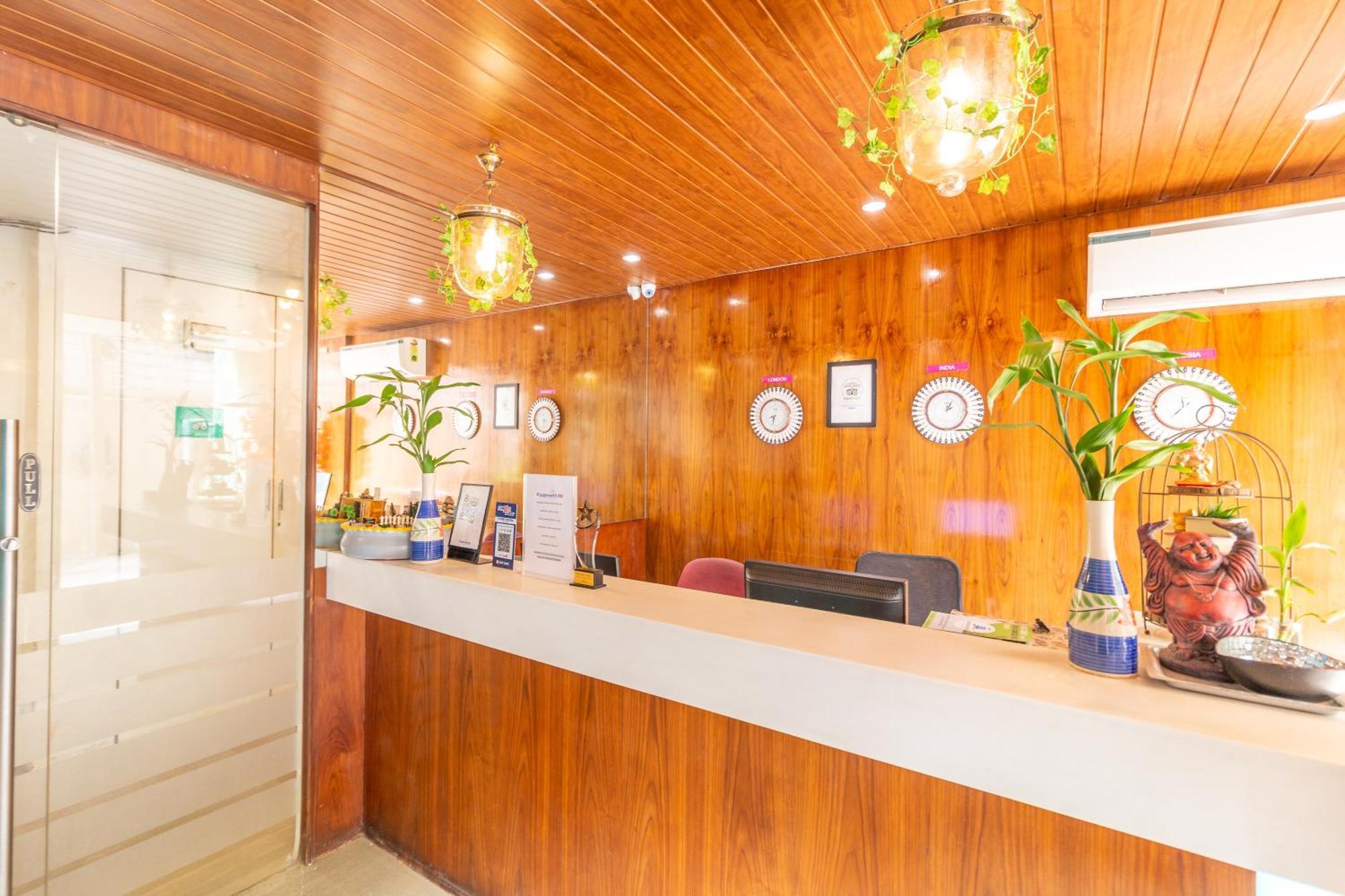 Hotel Celestiial , Candolim Ngoại thất bức ảnh