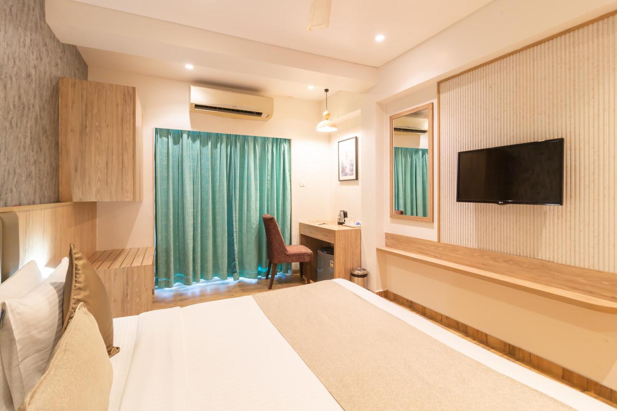 Hotel Celestiial , Candolim Ngoại thất bức ảnh