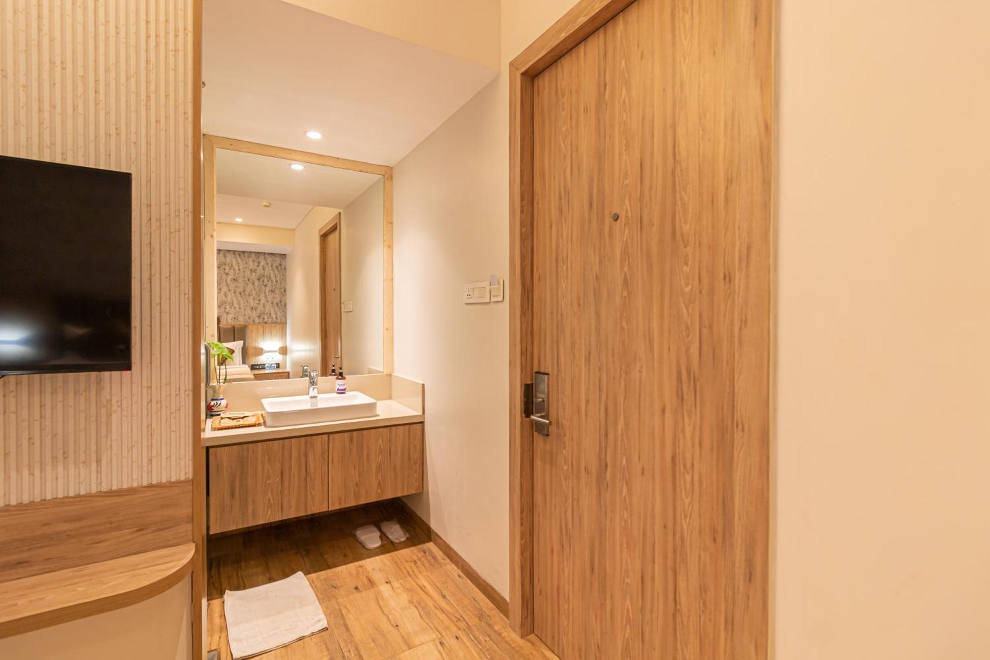 Hotel Celestiial , Candolim Ngoại thất bức ảnh