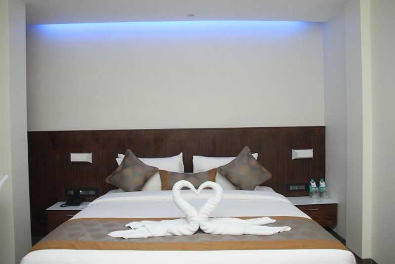 Hotel Celestiial , Candolim Ngoại thất bức ảnh
