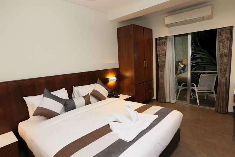 Hotel Celestiial , Candolim Ngoại thất bức ảnh