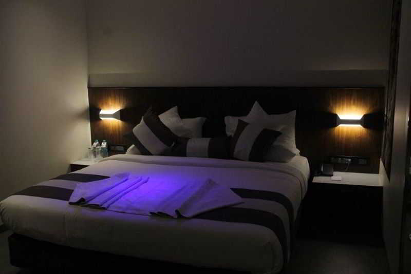 Hotel Celestiial , Candolim Ngoại thất bức ảnh