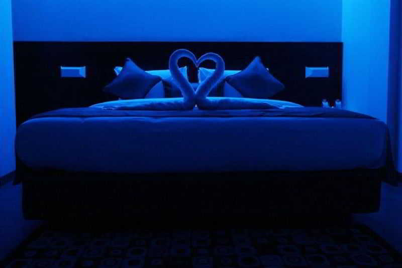 Hotel Celestiial , Candolim Ngoại thất bức ảnh