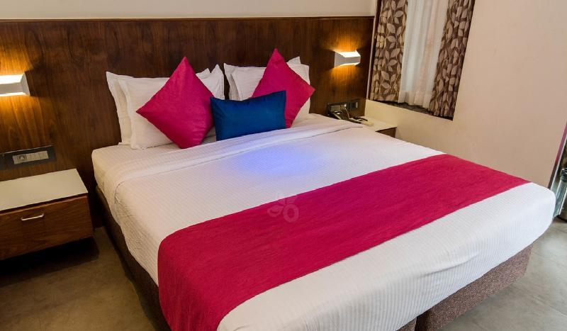 Hotel Celestiial , Candolim Ngoại thất bức ảnh